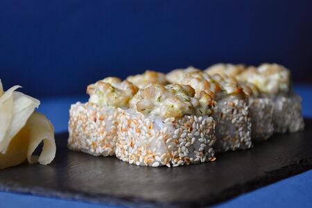 Ролл Туноку