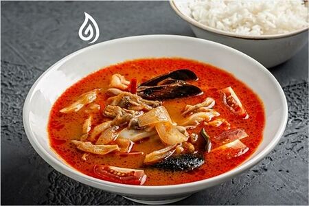 Том ям с морепродуктами