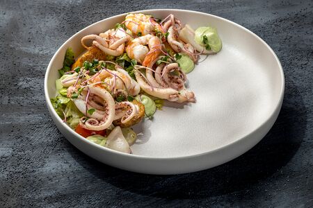 Салат с морепродуктами