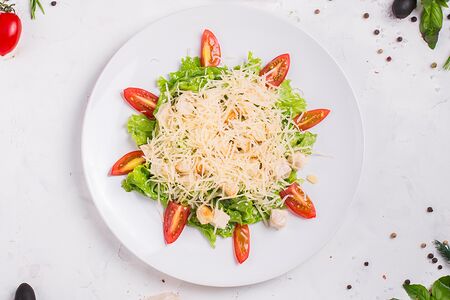 Салат Цезарь с креветками