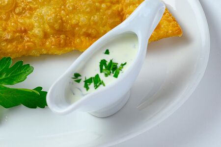 Белый соус с зеленью