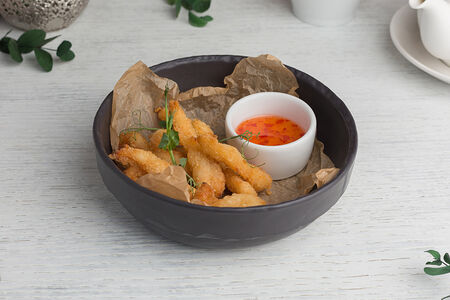 Хрустящие креветки с соусом сладкий чили