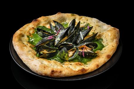 Мидии со шпинатным соусом