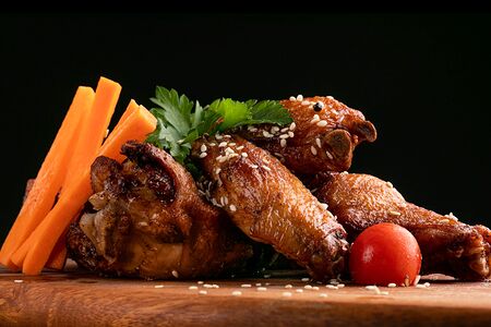 Крылья куриные с перечным соусом
