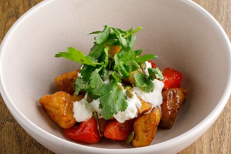 Хрустящие баклажаны с томатами и сыром