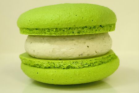 Макарун Мята-клубника