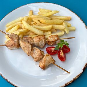 Куриный шашлычок с гарниром на выбор
