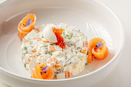 Оливье со слабосолёным лососем