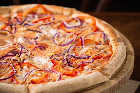 Пицца Копченый Цыпленок и острый соус Ранч