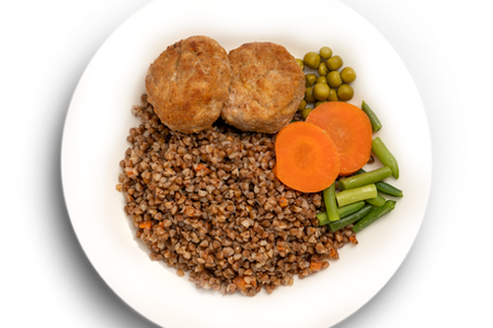 Биточки по-белорусски с гречкой и овощами