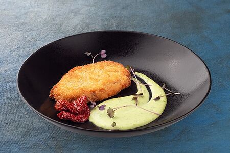 Шницель из индейки с соусом тартар