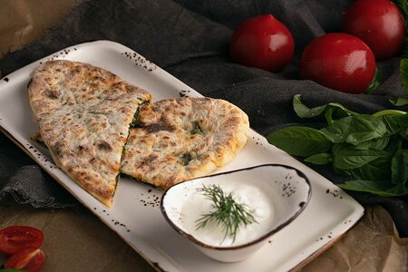 Кутаб с зеленью с мацони