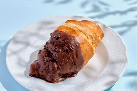 Круассан шоколадный