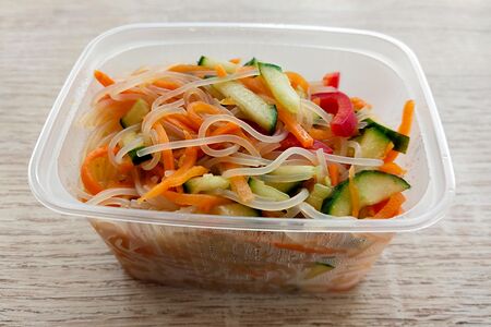 Салат Фунчоза с овощами