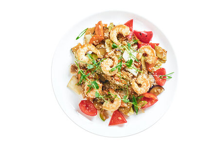 Вок с рисом и креветками в остром кокосовом соусе