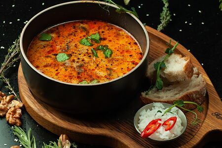 Фирменный Том ям