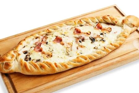 Лодочка с беконом и сыром