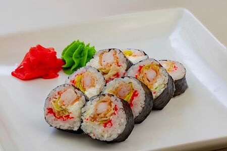 Ролл Киото с тигровыми креветками