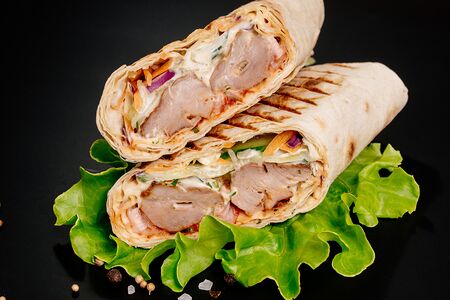 Шаурма со свининой на углях