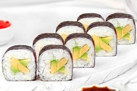 Ролл с авокадо