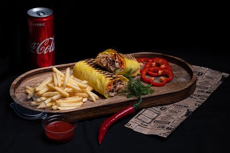 Комбо с шаурмой в сырном лаваше