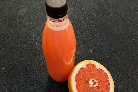 Свежевыжатый грейпфрутовый сок
