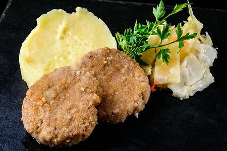 Котлеты свиные с гарниром