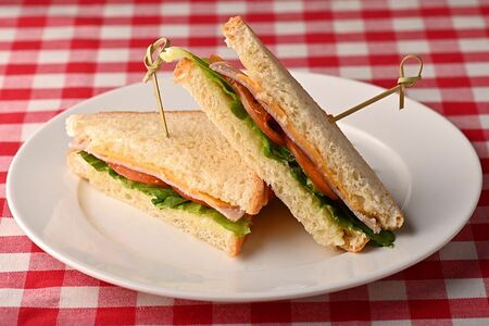 Сэндвич с ветчиной и сыром