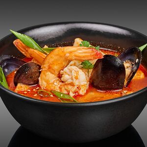 Том ям с морепродуктами