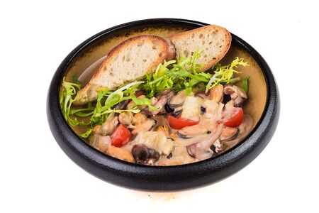 Мидии под соусом коко ям