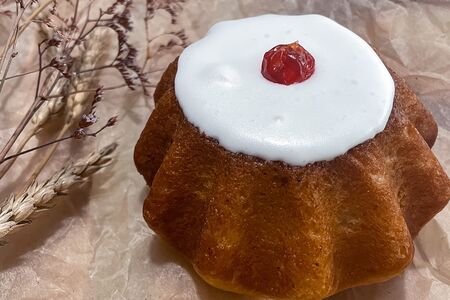 Ромовая баба творожная с вишней