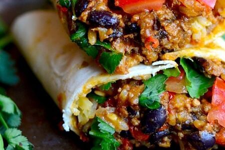 Буррито со свининой большое