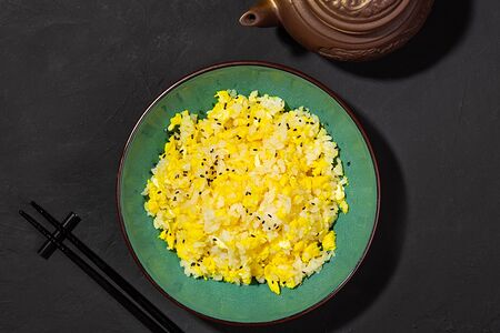 Жареный рис с яйцом