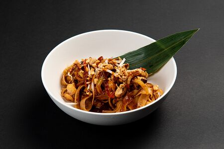 Пад тай с креветками и курицей