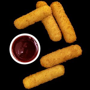 Сырные палочки с брусничным соусом