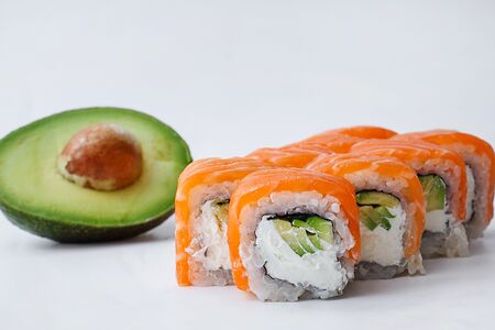 Ролл Филадельфия с авокадо