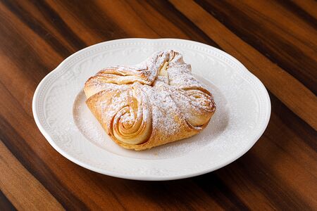 Конверт с заварным кремом