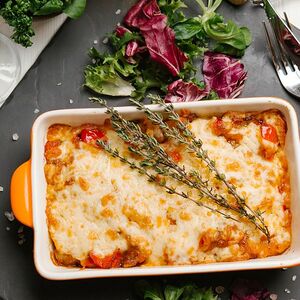 Филе белой рыбы с овощами и соусом гаспачо