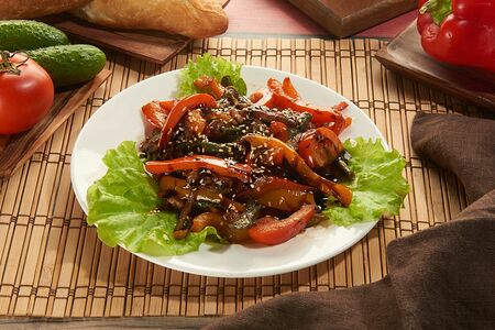 Теплый салат с телятиной