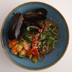 Вок с морепродуктами