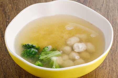 Куриный суп с фрикадельками