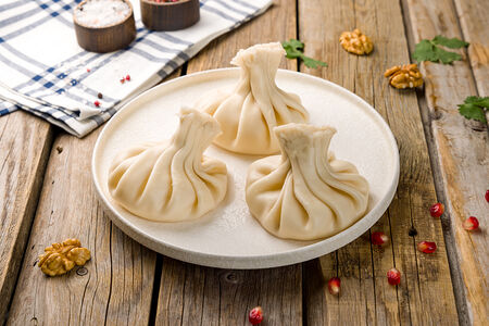 Хинкали с сыром и зеленью