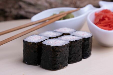 Мини-ролл с крабом