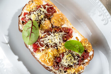 Брускетта тартар