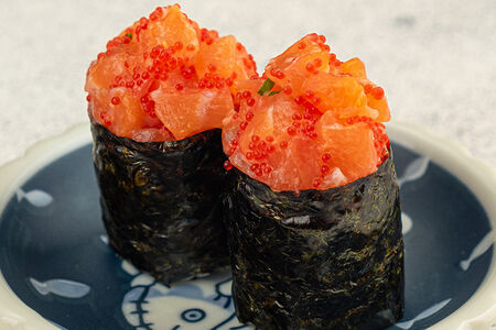 Лосось с тобико