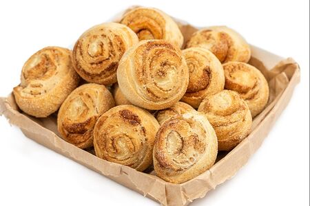 Рулетики с корицей