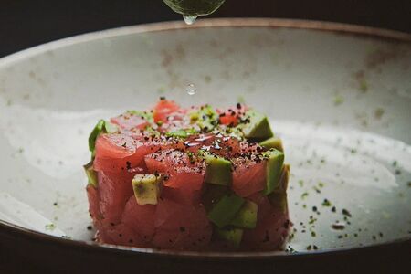 Тартар из тунца bluefin с авокадо