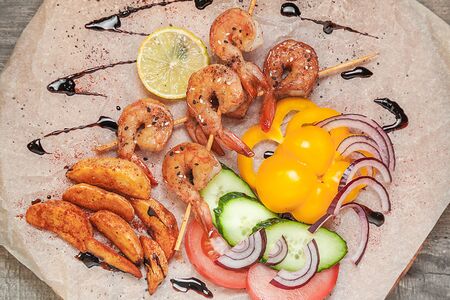 Шашлычки из креветок