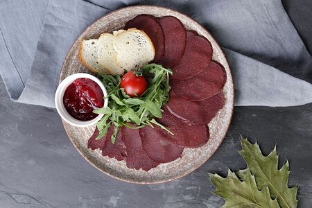 Карпаччо из вяленой оленины