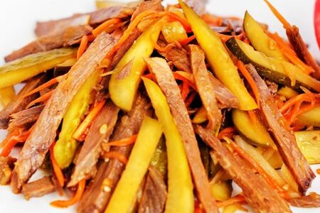 Говядина с корнишонами